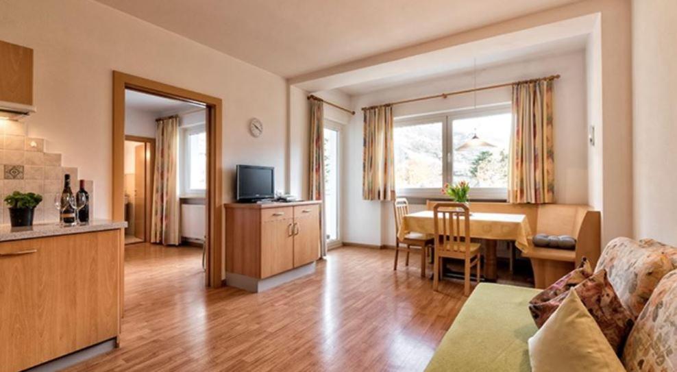 Residence Andrea Lagundo Ngoại thất bức ảnh
